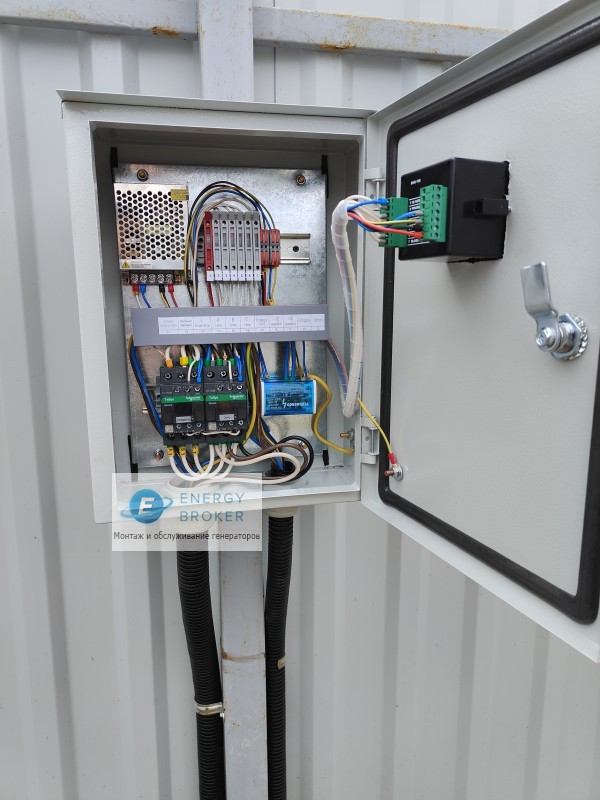 Блок АВР со степенью защиты IP54 на комплектующих Schneider